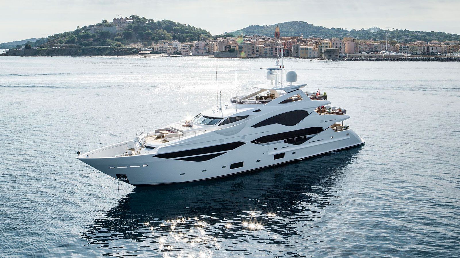 New Sunseeker 131 motor yacht SH Magic sold